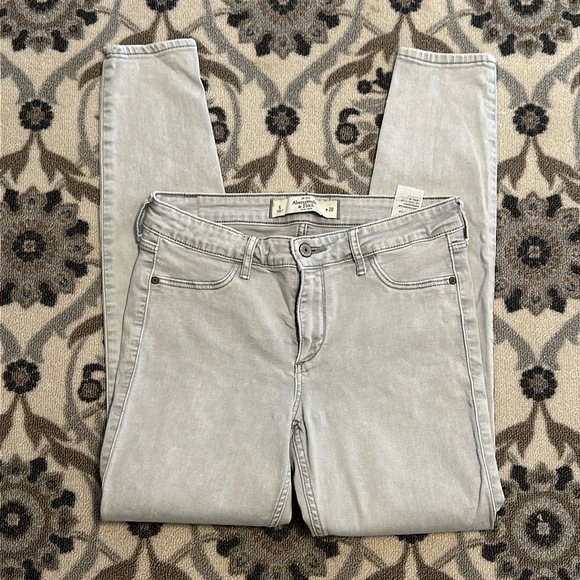 Abercrombie & Fitch Skinny Stretch Jeans Ultra Light Wash Size 6 28 EUC Women’s - Picture 2 of 5